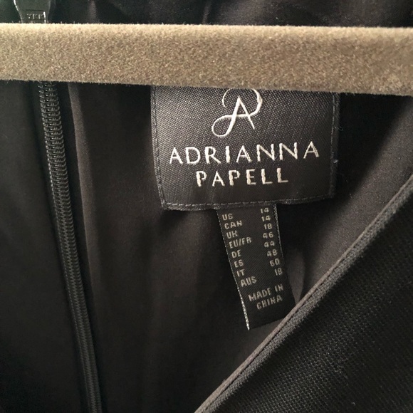 Beautiful jumpsuit, elegant….. size M- L ……..excellent condition….like new. - Picture 9 of 15